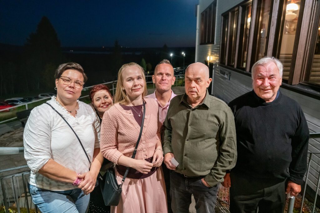 Napiksen kesäkauden päätöstanssit Yle 100 vuotta kiertueen täydentäen illan ohjelmaa.