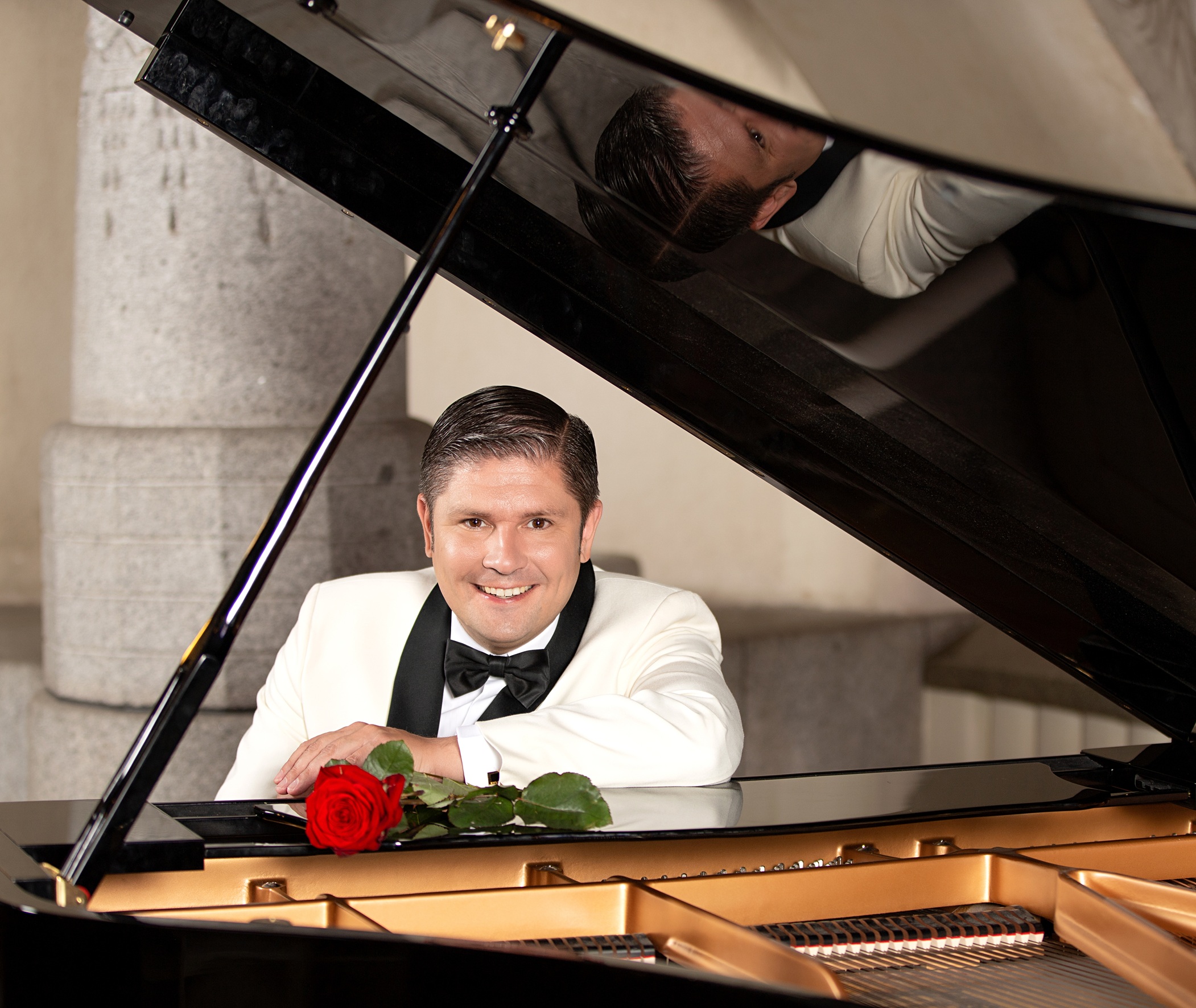 Esiintyjät esittelyssä 18.4.