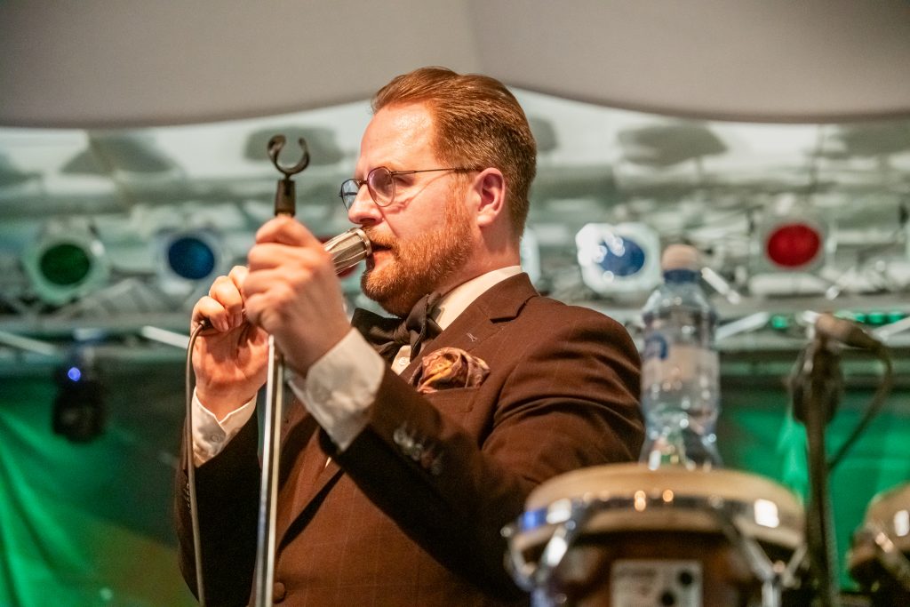 Pääsiäisen ajan Kainuun tanssikrnevaalien toisen illan tanssit joissa suurta yleisiöä viihdytti Keiski& Eno sekä Kyösti Mäkimattila 4.4.2026 Naapurinvaaran huvikeskuksessa.