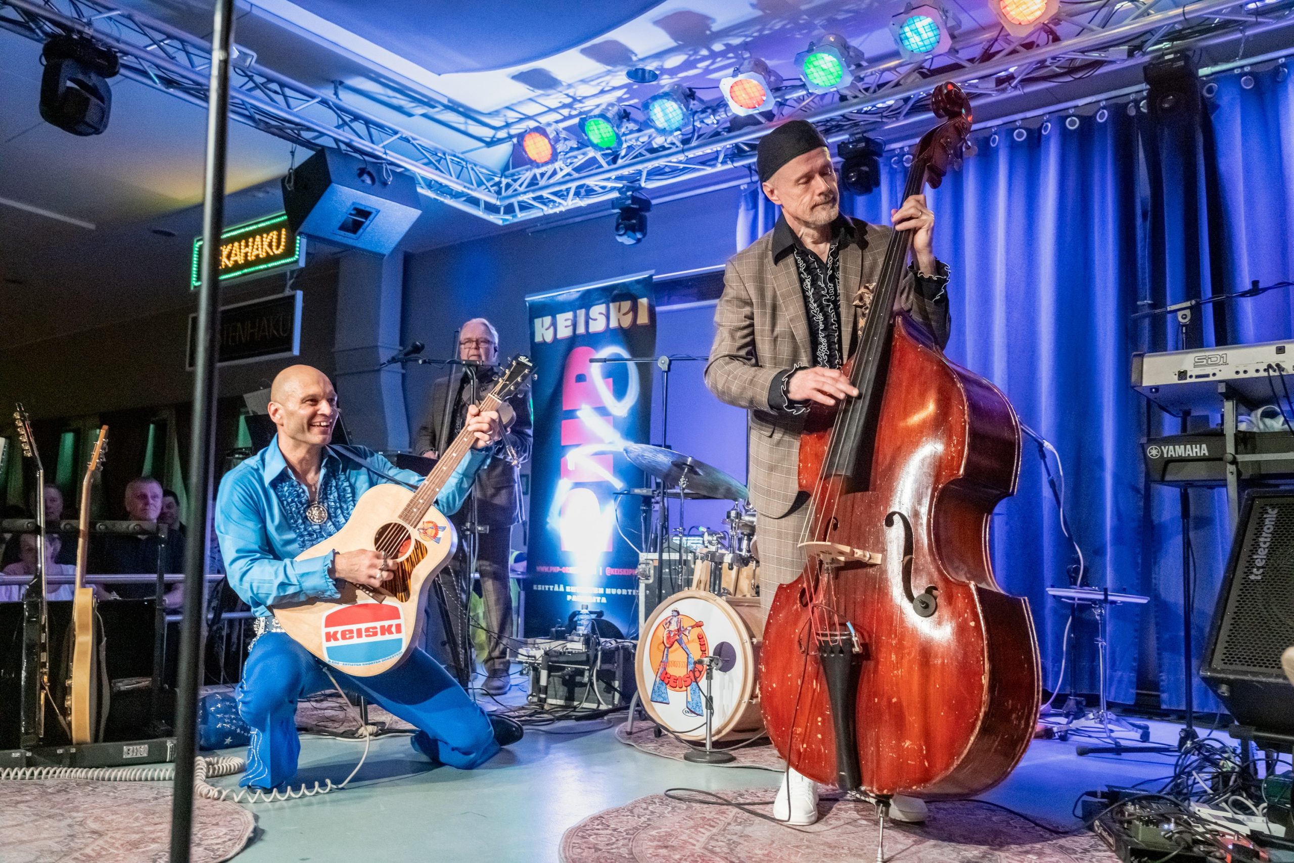 Pääsiäisen ajan Kainuun tanssikrnevaalien toisen illan tanssit joissa suurta yleisiöä viihdytti Keiski& Eno sekä Kyösti Mäkimattila 4.4.2026  Naapurinvaaran huvikeskuksessa.